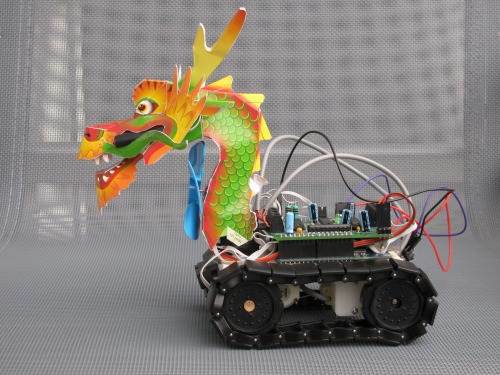 Податотека:Puff arduino robot finds fire blows it out 2.jpg